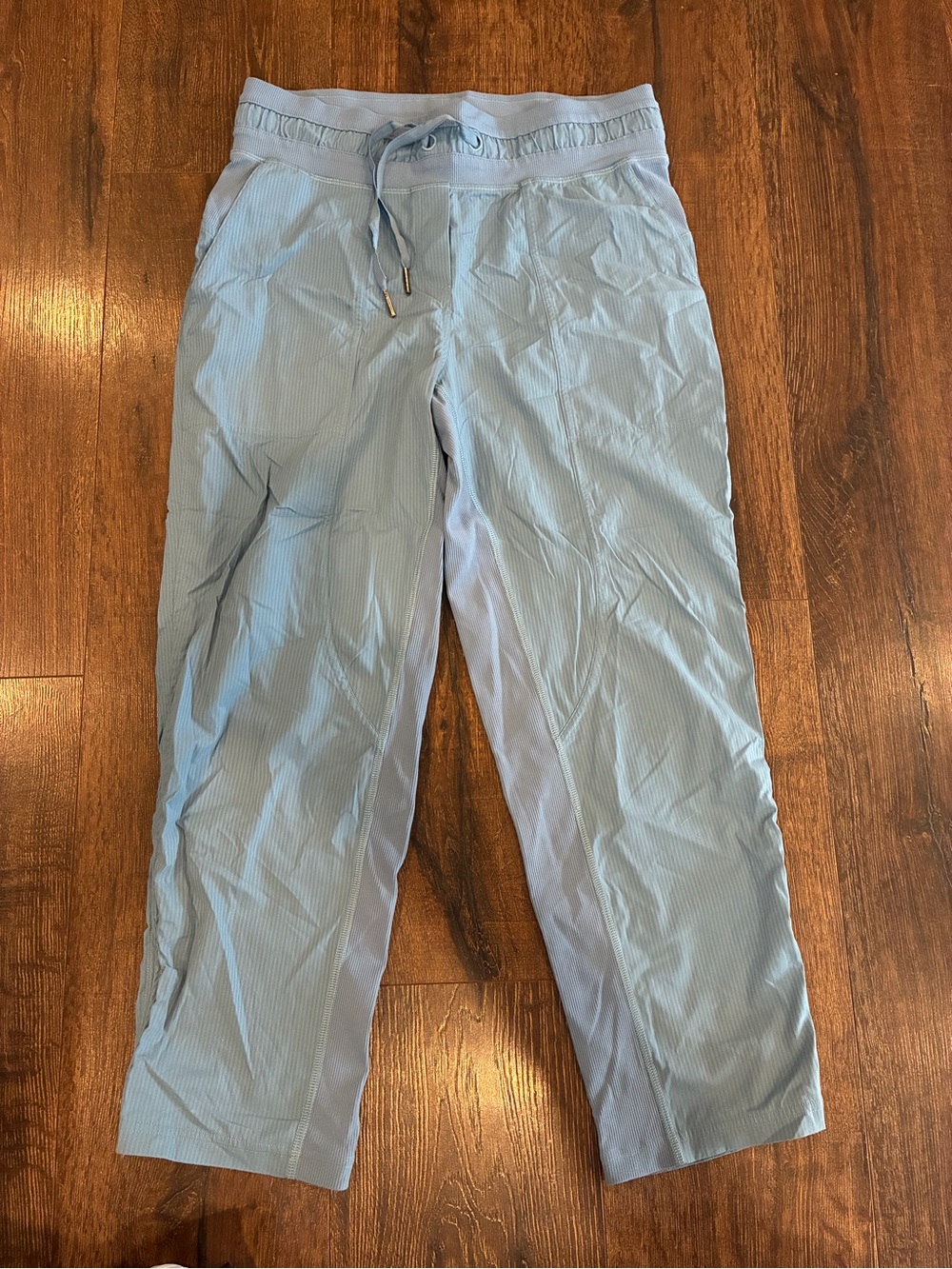 Lululemon Dance studio cropped pants size 6, EUC